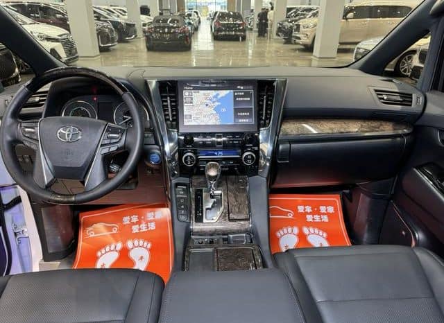 
								Toyota Vellfire (II), 2021 full									