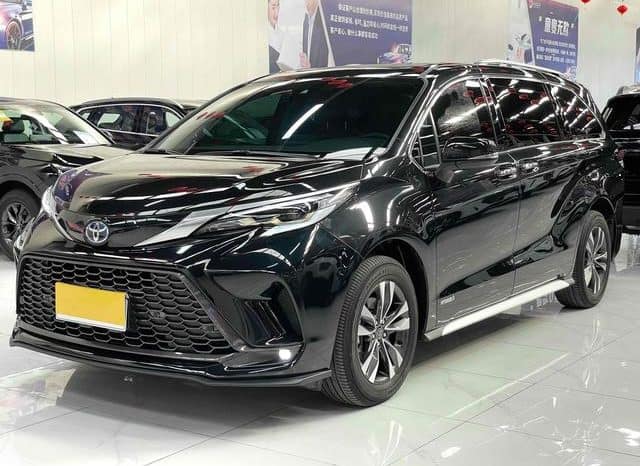 67854c1c98a40 Toyota Granvia, 2023