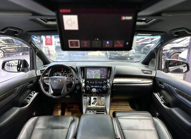
								Toyota Vellfire, 2022 full									