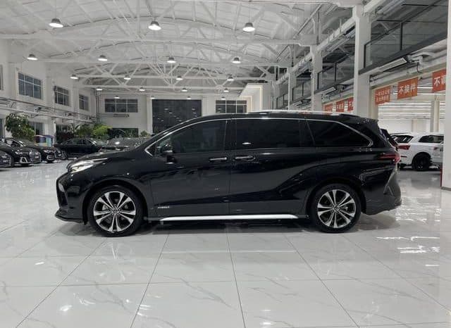 
								Toyota Granvia, 2024 full									