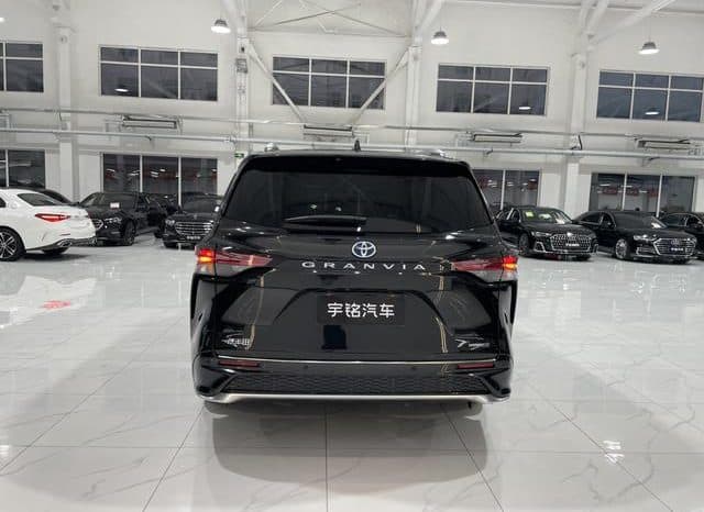
								Toyota Granvia, 2024 full									