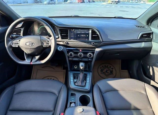 
								Hyundai Elantra (VI), 2020 full									
