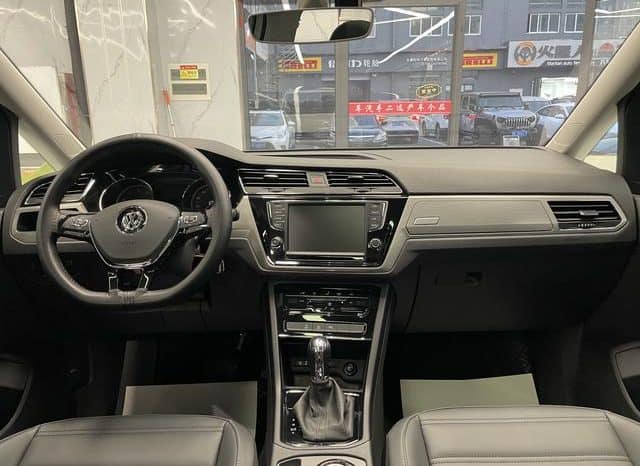 
								Volkswagen Touran L, 2022 full									