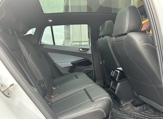 
								Volkswagen ID.4 X, 2024 full									