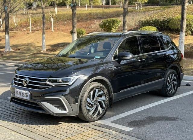 67ab9f45a5b66 Volkswagen Tiguan L, 2022