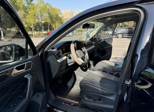
								Volkswagen Tiguan L, 2022 full									