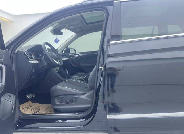 
								Volkswagen Tiguan L, 2023 full									