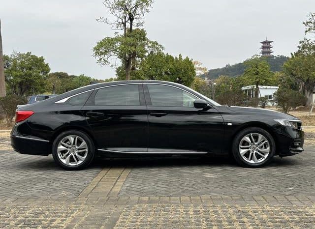 
								Honda Accord, 2021 full									