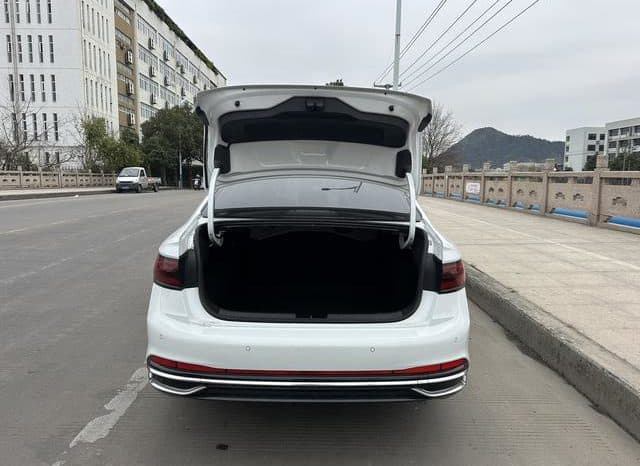 
								Volkswagen Jetta, 2022 full									