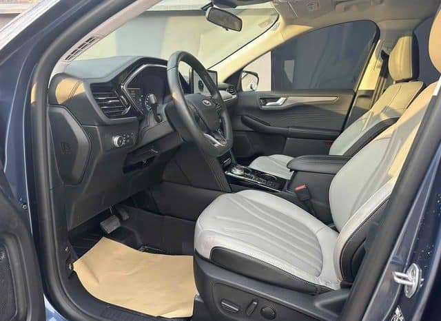 
								Ford Escape (IV), 2022 full									