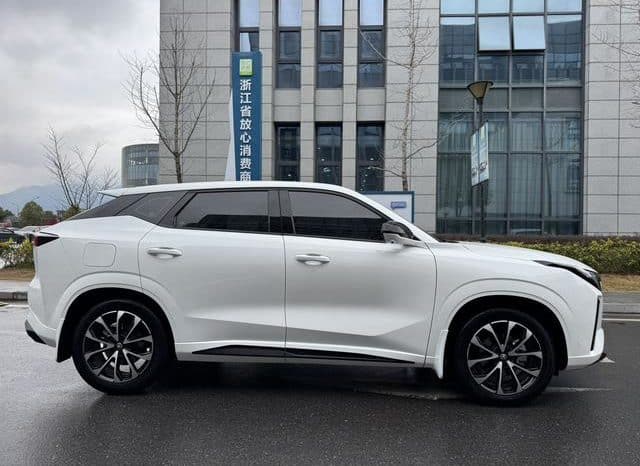 
								Changan UNI-Z PHEV, 2023 full									
