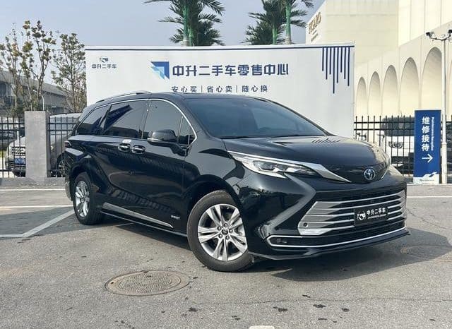 
								Toyota Sienna, 2022 full									