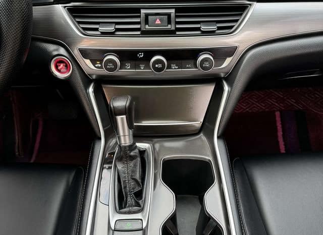 
								Honda Accord, 2020 full									