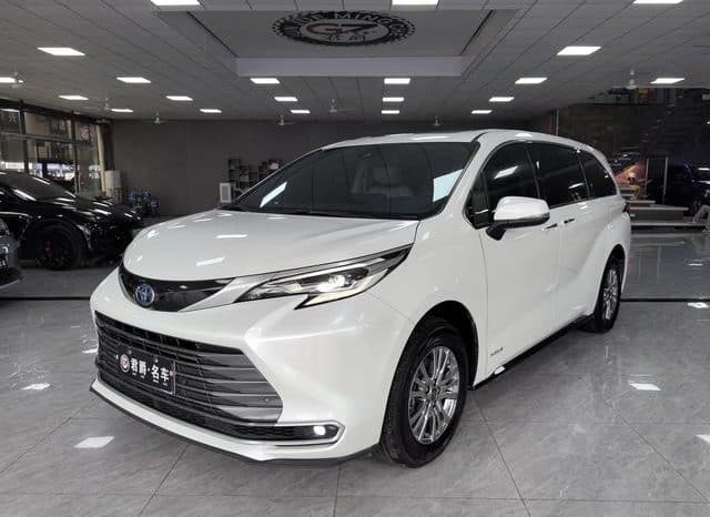 67c4eea164569 Toyota Sienna, 2023