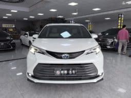 
										Toyota Sienna, 2023 full									