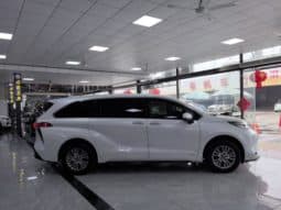 
										Toyota Sienna, 2023 full									