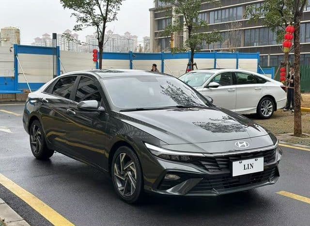
								Hyundai Elantra (VII), 2024 full									