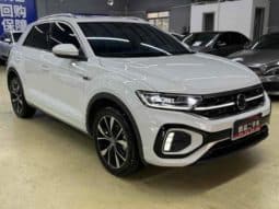 
										Volkswagen T-Roc, 2024 full									