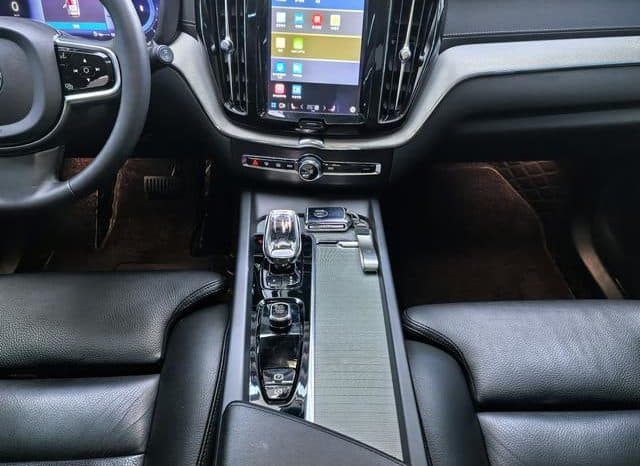 
								Volvo XC60, 2022 full									