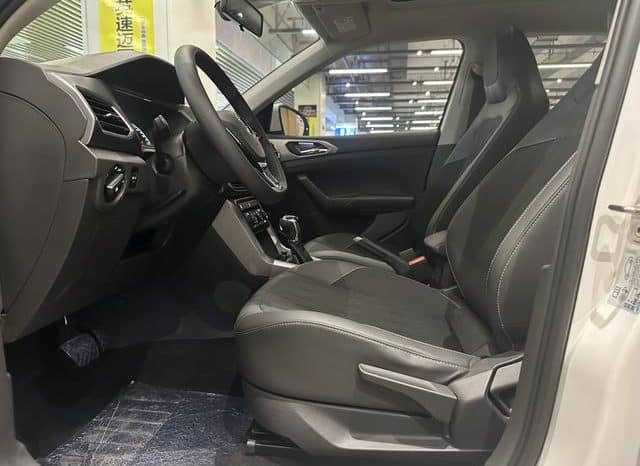 
								Volkswagen T-Cross, 2020 full									