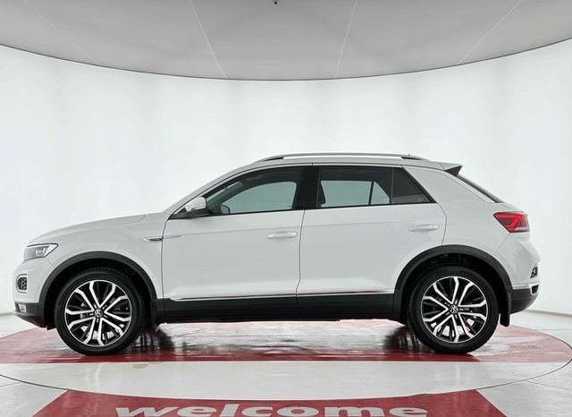 
								Volkswagen T-Roc, 2021 full									