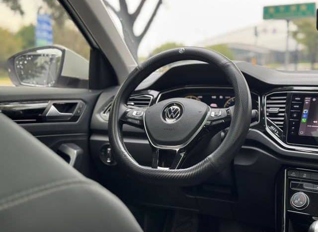 
								Volkswagen T-Roc, 2022 full									