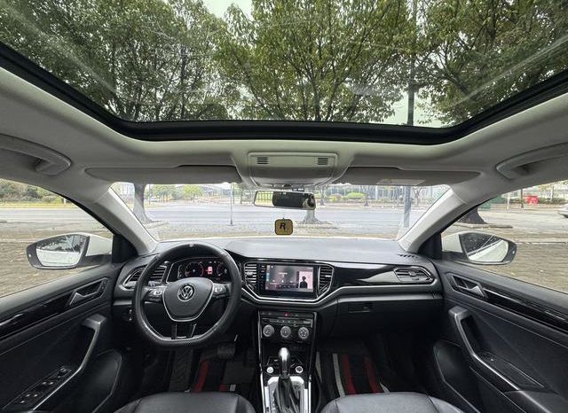 
								Volkswagen T-Roc, 2022 full									