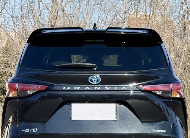
								Toyota Granvia, 2024 full									