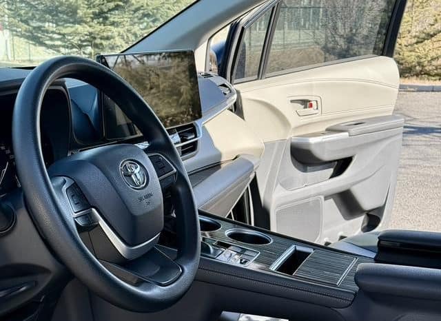 
								Toyota Granvia, 2024 full									