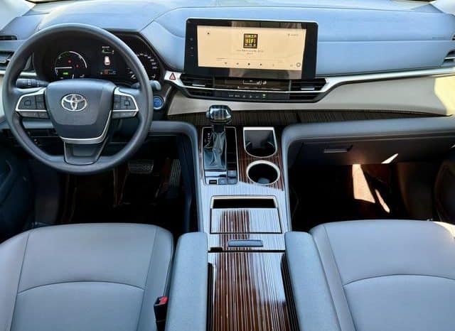 
								Toyota Granvia, 2024 full									