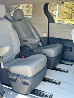 
										Toyota Granvia, 2024 full									