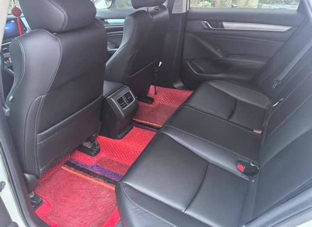 
								Honda Accord, 2020 full									