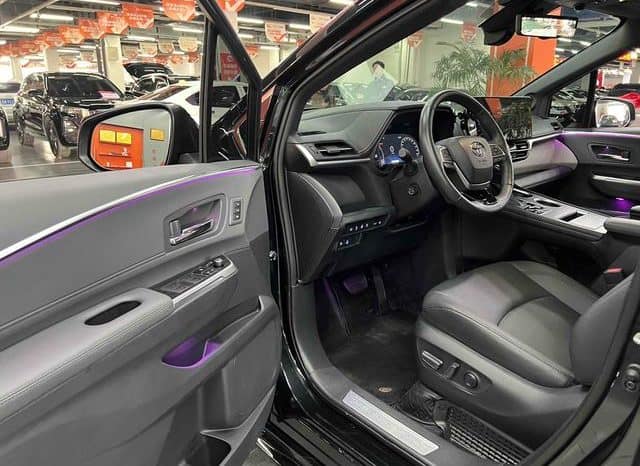 
								Toyota Granvia, 2023 full									