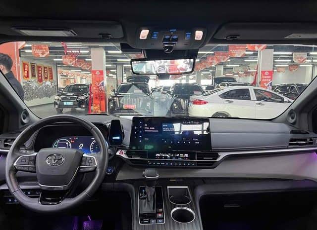 
								Toyota Granvia, 2023 full									