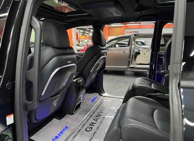 
								Toyota Granvia, 2023 full									