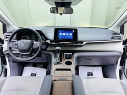 
										Toyota Sienna, 2024 full									
