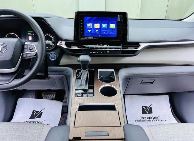 
								Toyota Sienna, 2024 full									