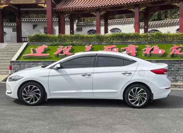 
								Hyundai Elantra (VI), 2020 full									