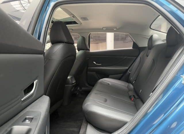 
								Hyundai Elantra (VII), 2021 full									