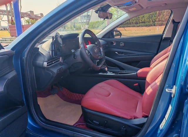 
								Hyundai Elantra (VII), 2021 full									