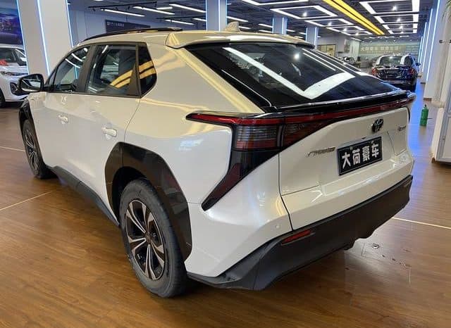
								Toyota GAC bZ4X, 2022 full									