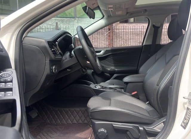 
								Ford Focus, 2022 full									