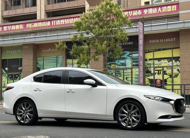 
								Mazda 3 (IV), 2021 full									