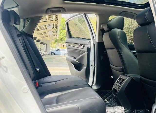 
								Honda Accord, 2022 full									