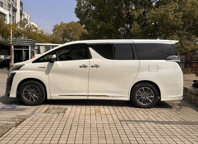 
								Toyota Vellfire, 2021 full									
