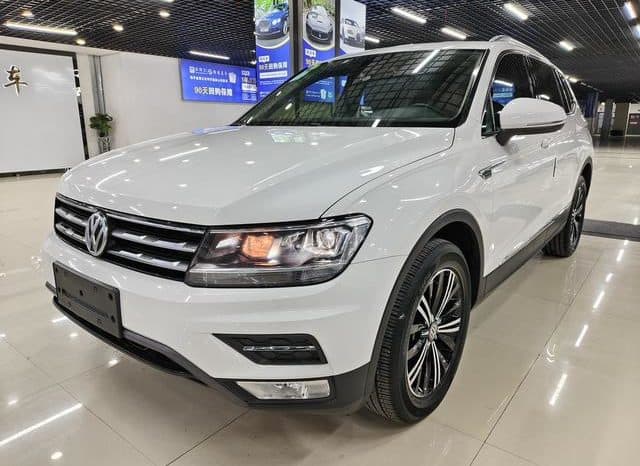 67d31e2844b99 Volkswagen Tiguan L, 2020