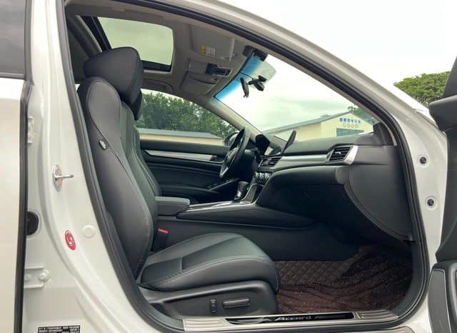 
								Honda Accord, 2023 full									