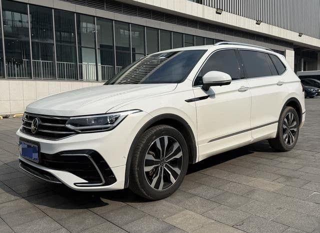 67d3274025bf4 Volkswagen Tiguan L, 2023