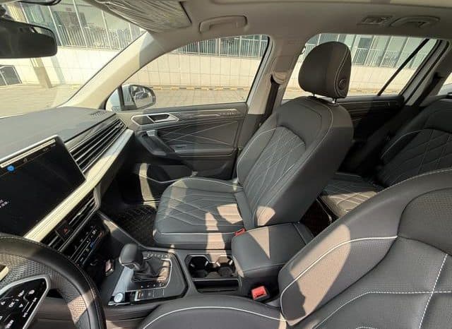 
								Volkswagen Tiguan L, 2023 full									