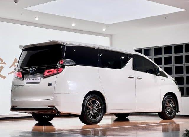 
								Toyota Vellfire, 2023 full									